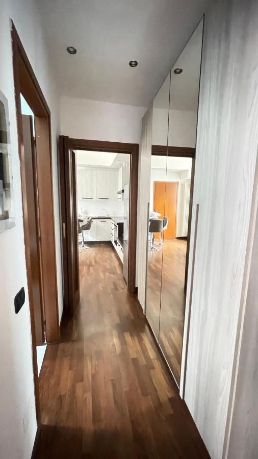 La Corte Barnaba Apartment Busto Arsizio Bagian luar foto