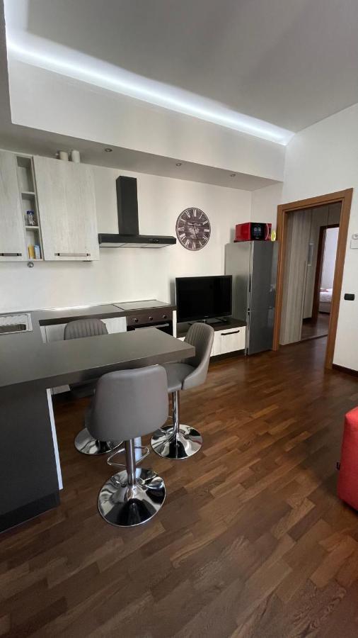 La Corte Barnaba Apartment Busto Arsizio Bagian luar foto