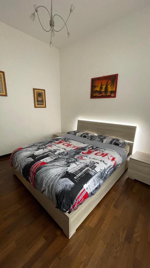 La Corte Barnaba Apartment Busto Arsizio Bagian luar foto